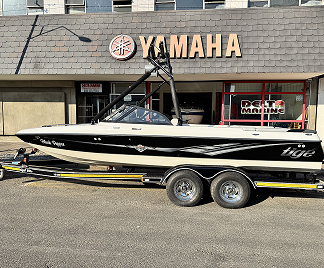 Tige 22ir Wakeboard Boat - Black Edition